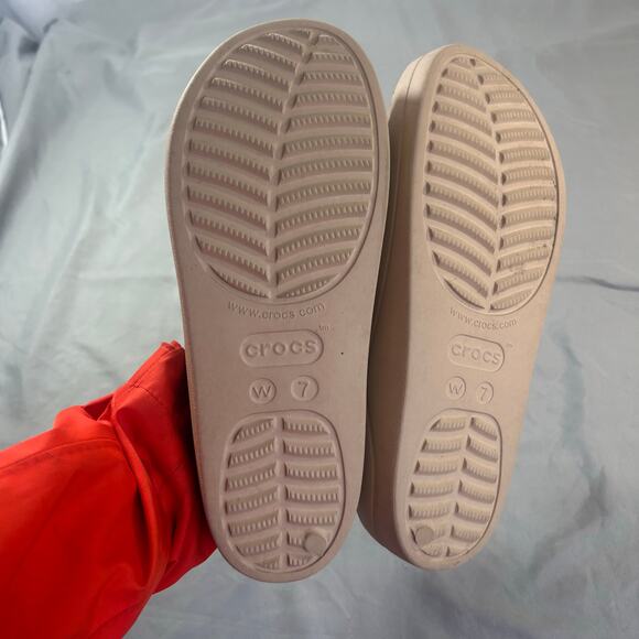 Crocs Baya Platform sandals women's size 7 - Picture 5 of 7